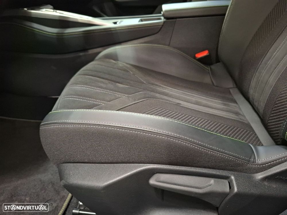 Peugeot 308 1.2 PureTech GT EAT8 - 32