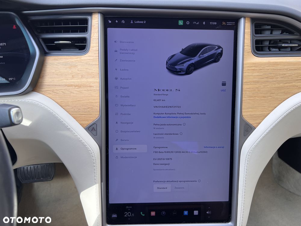 Tesla Model S - 23