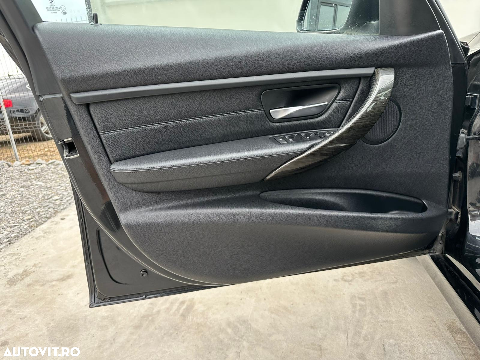 BMW Seria 3 320d xDrive Aut. Luxury Line - 24