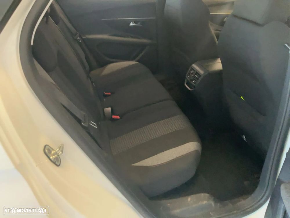Peugeot 3008 1.2 PureTech Active - 6
