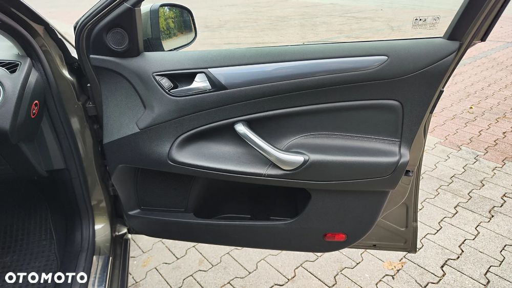 Ford Mondeo 2.0 TDCi Champions Edition - 33