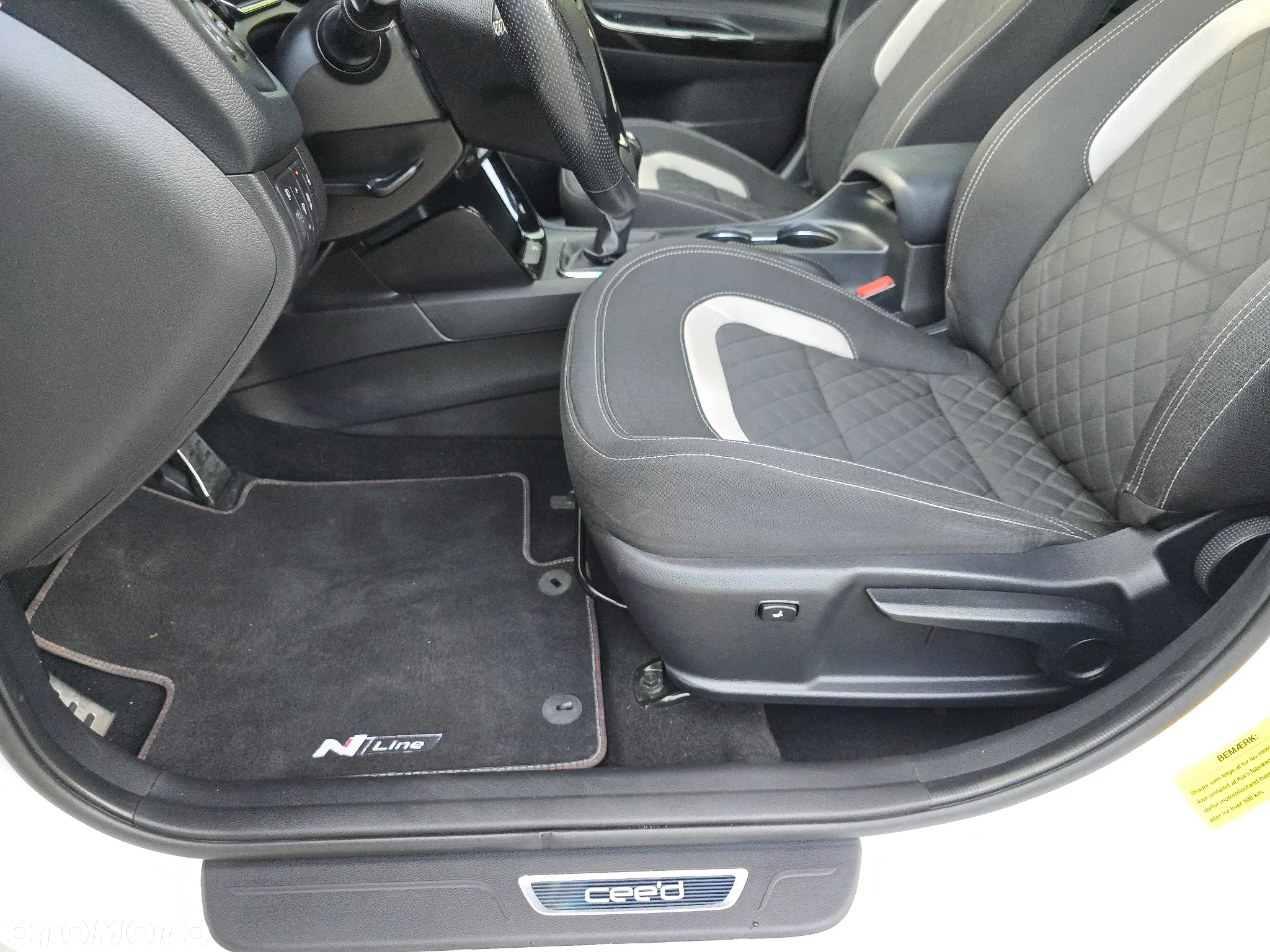 Kia Ceed 1.6 CRDi SCR GT-Line - 28