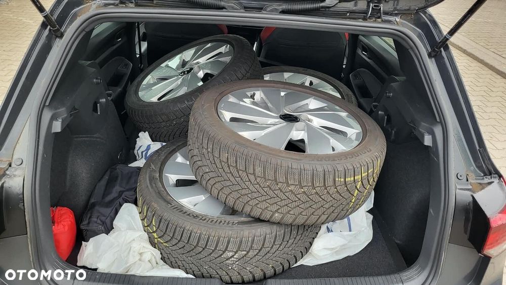 Volkswagen Golf - 5