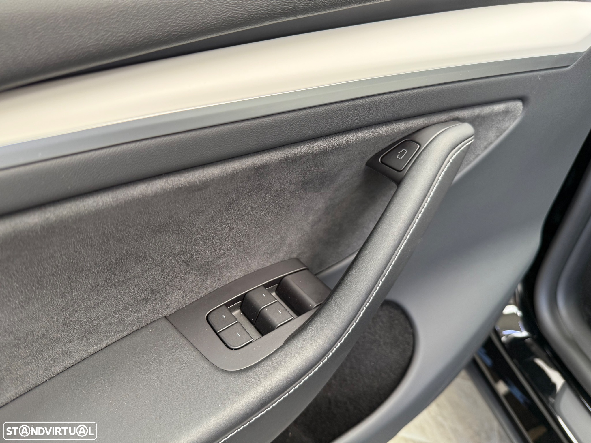 Tesla Model Y Long Range Tração Integral - 17