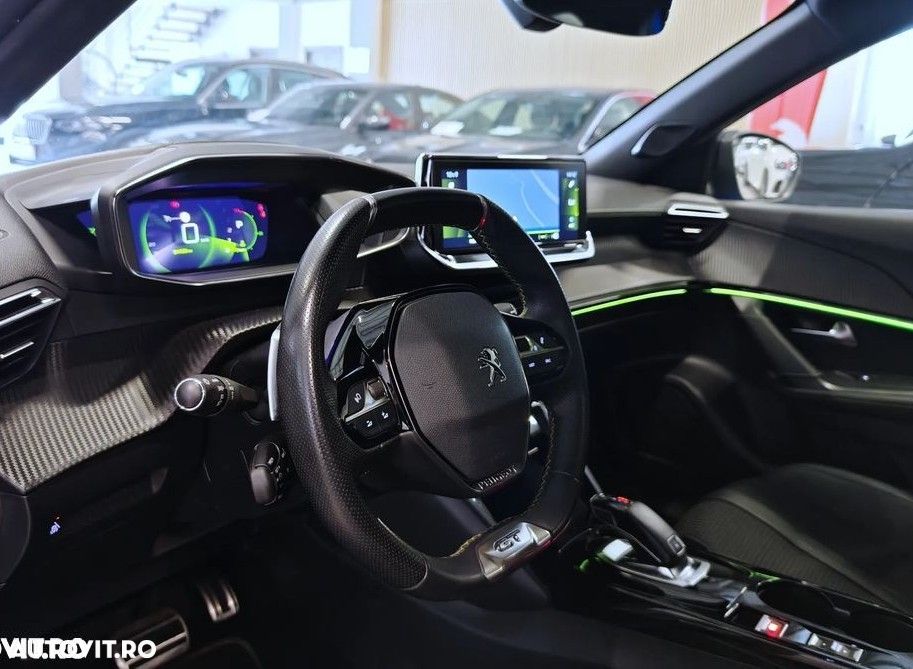 Peugeot 2008 1.2 L PureTech STT EAT8 GT Line - 11