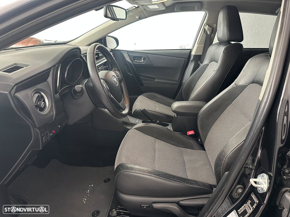 Toyota Auris 1.8 HSD Comfort +P.Sport+Navi - 11