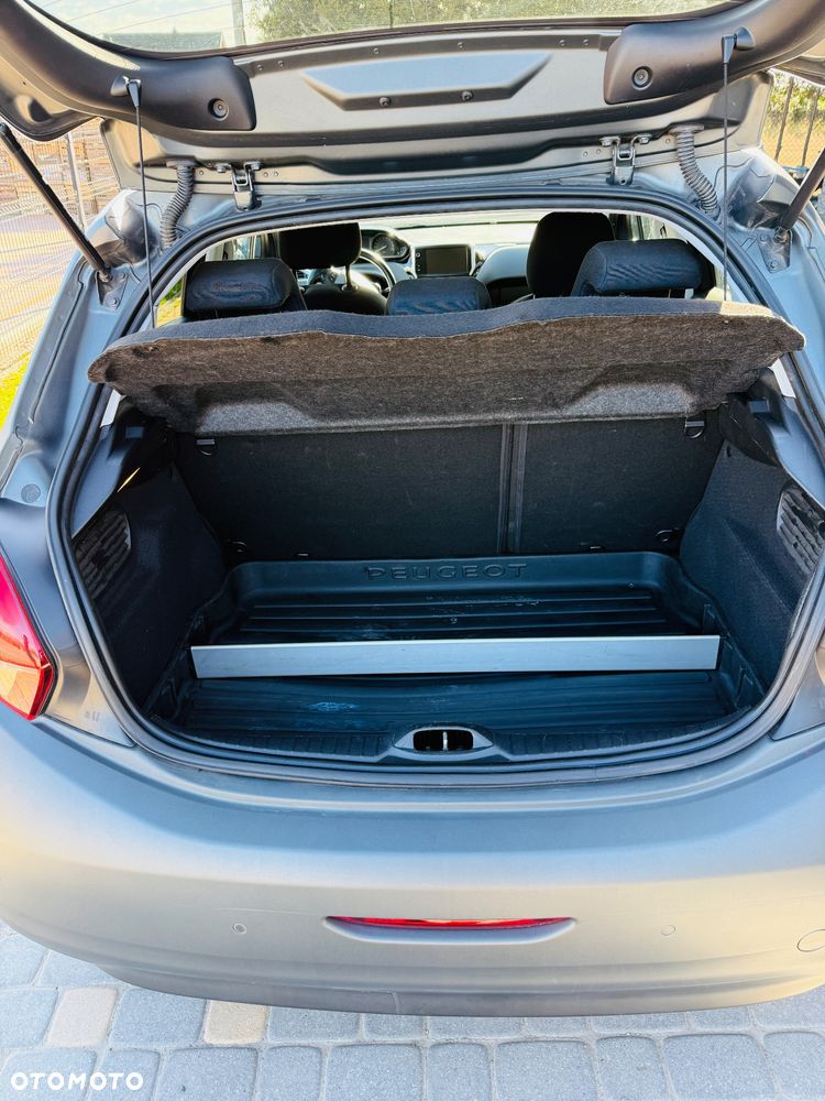 Peugeot 208 1.2 PureTech Allure S&S - 6