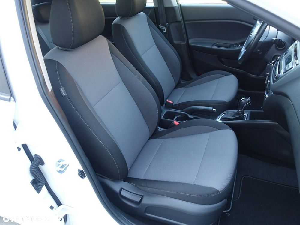 Hyundai i20 1.4 Automatik Trend - 17