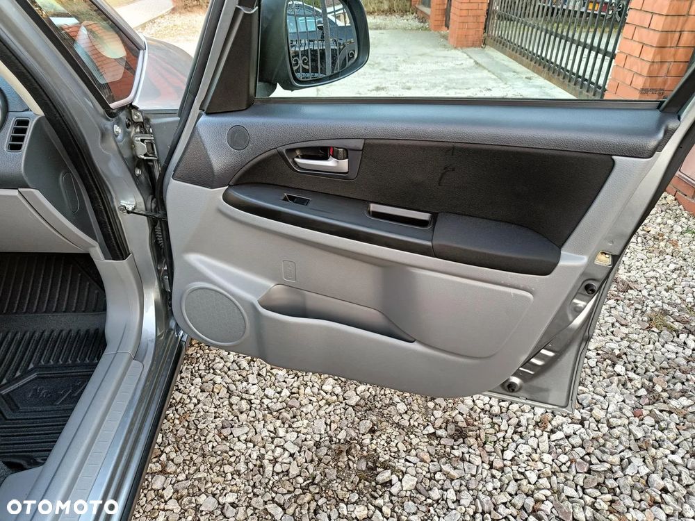 Suzuki SX4 1.6 Premium 4WD - 21