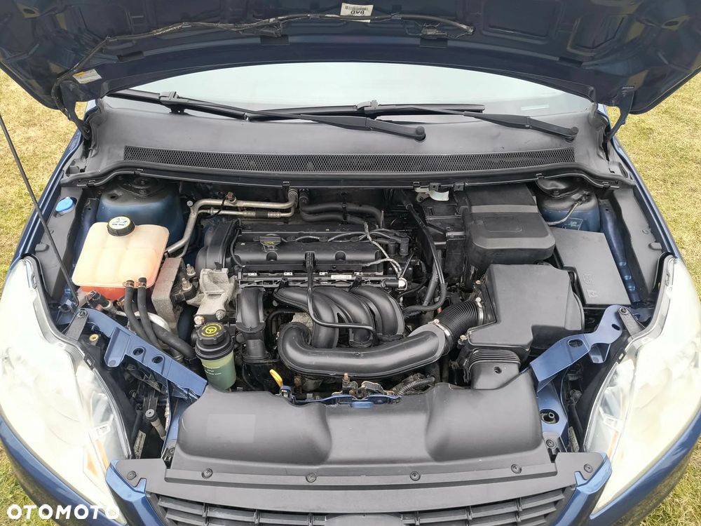 Ford Focus 1.6 Ambiente - 4