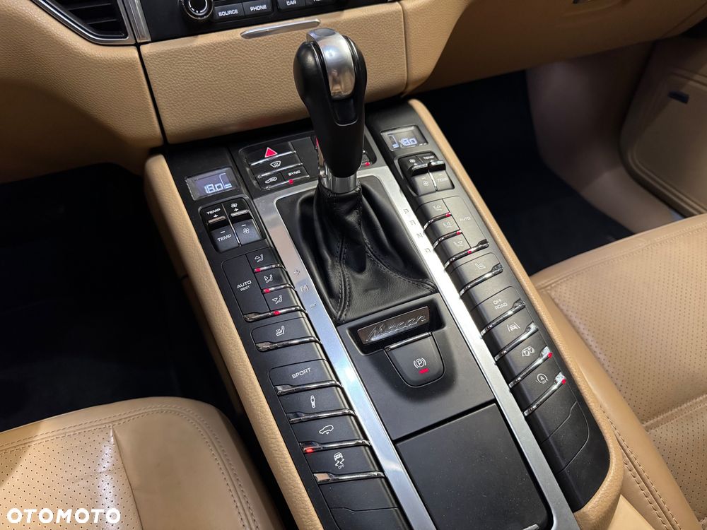 Porsche Macan GTS PDK - 23