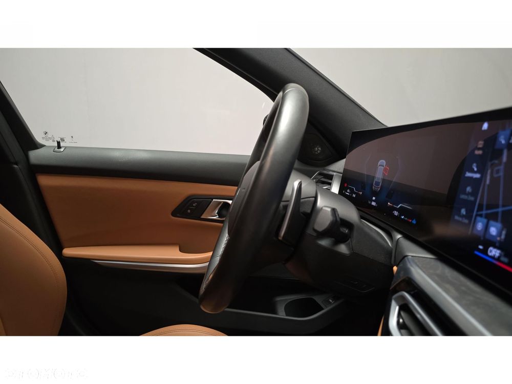 BMW Seria 3 320d xDrive M Sport - 28