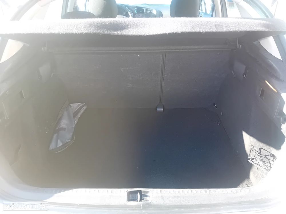 Citroën C4 1.6 BlueHDi Live - 23