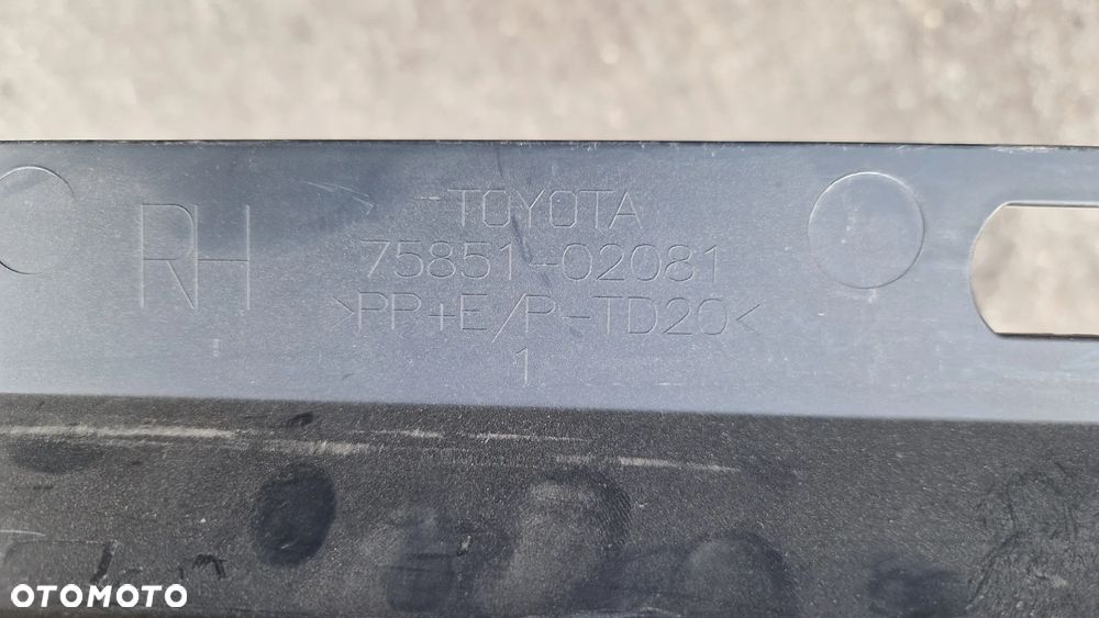 TOYOTA AURIS I LISTWA PROGOWA PRAWA  75851-02081 - 3