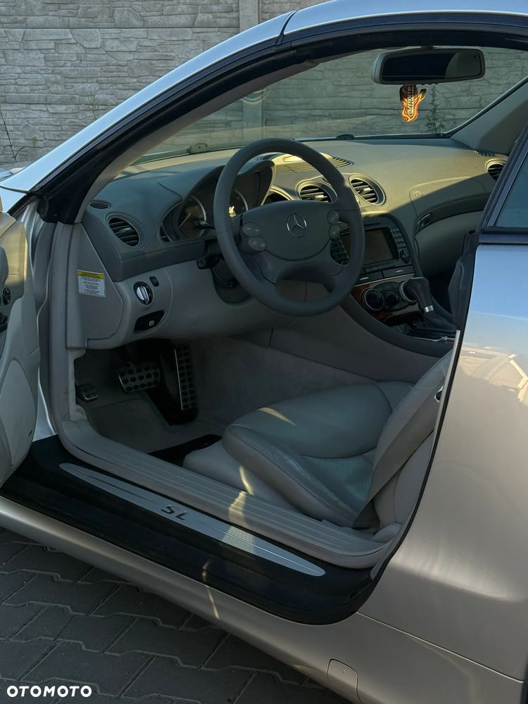 Mercedes-Benz SL 500 7G-TRONIC - 28