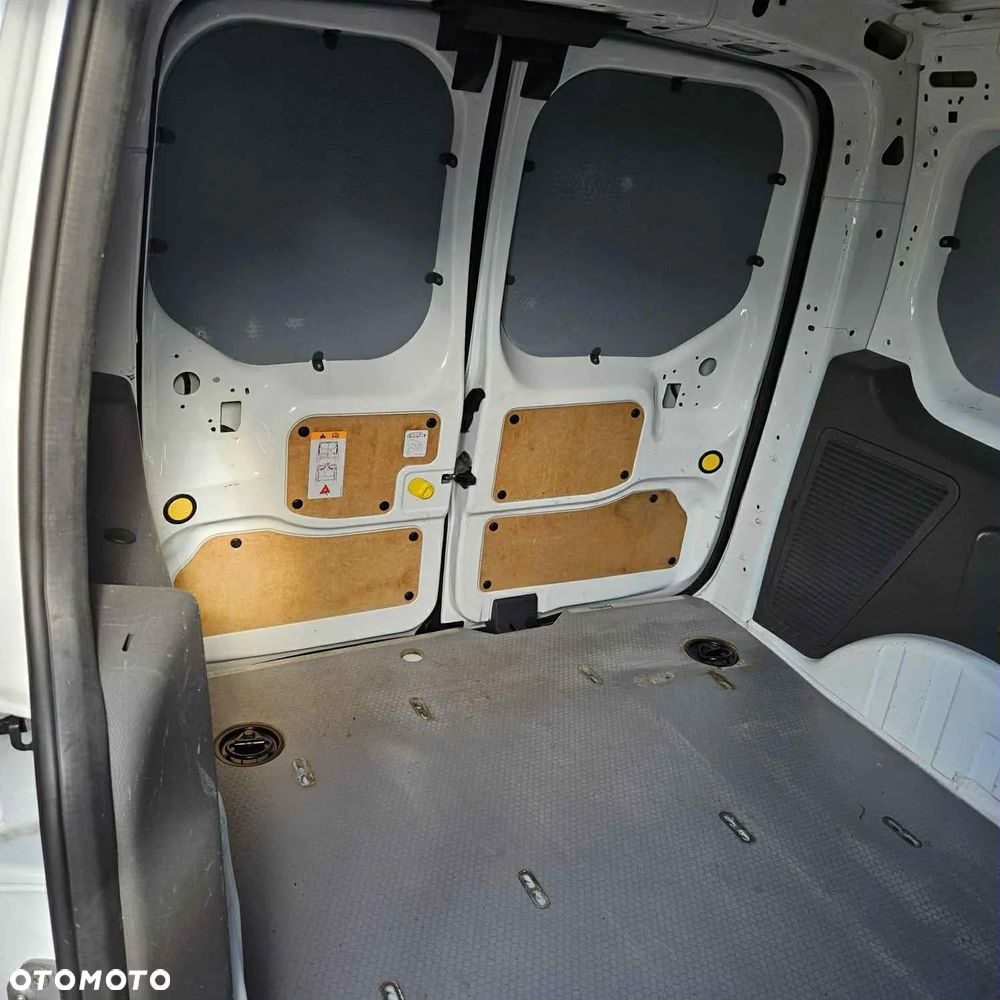 Ford Transit Connect - 19