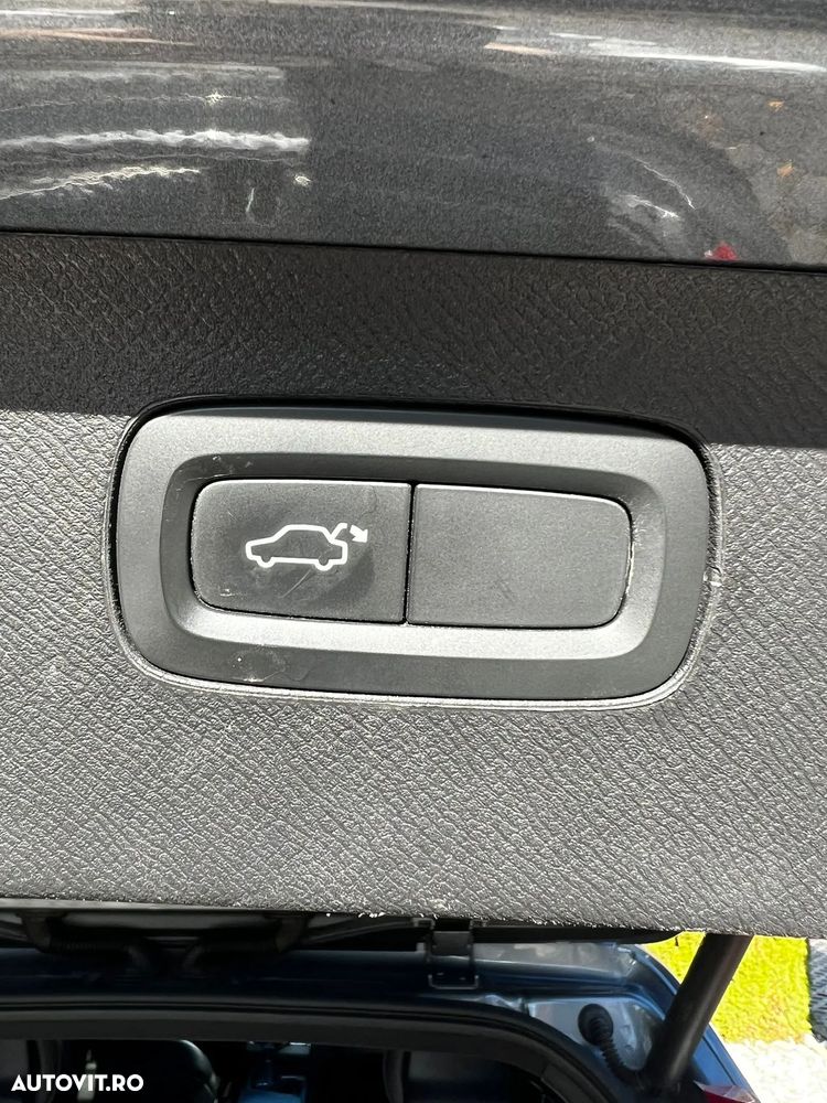 Volvo XC 90 D5 AWD Geartronic RDesign - 4