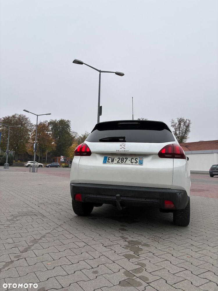 Peugeot 2008 1.2 Pure Tech Style - 8