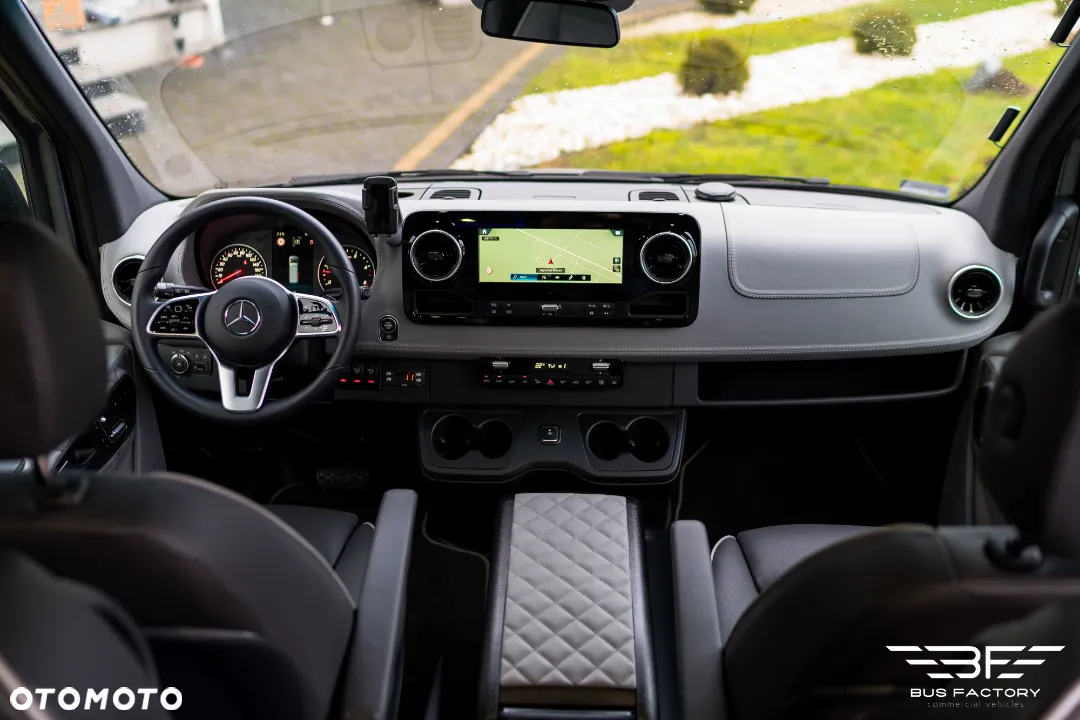 Mercedes-Benz Sprinter - 14