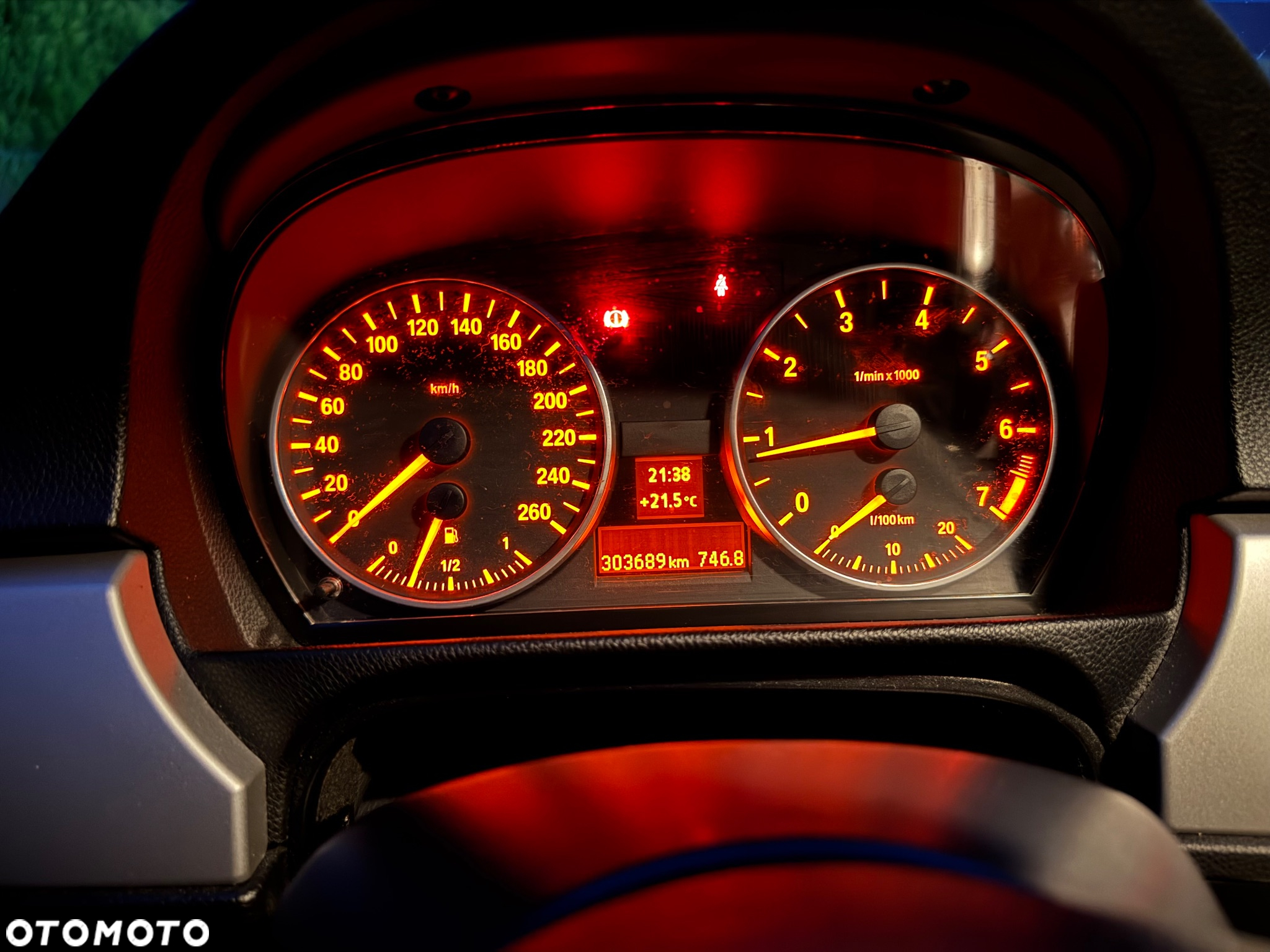 BMW Seria 3 318i - 12