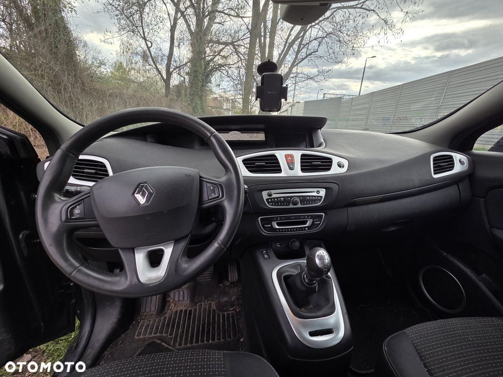 Renault Scenic - 8