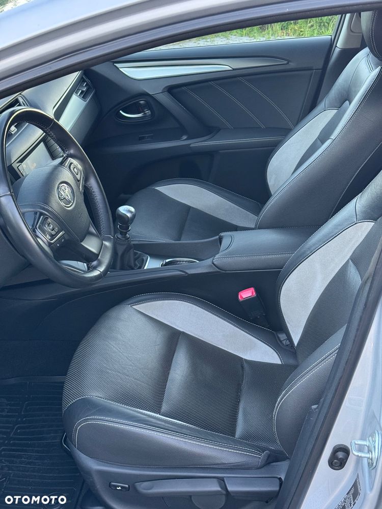 Toyota Avensis 1.8 Executive - 22