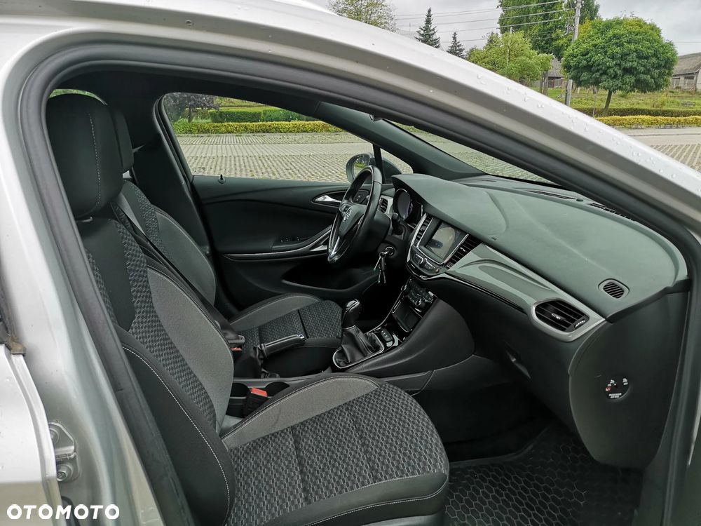 Opel Astra 1.2 T Elegance S&S - 10