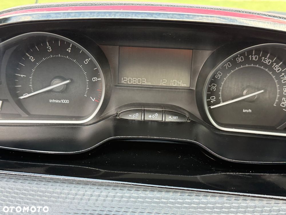 Peugeot 2008 1.2 Pure Tech Style EU6 - 13