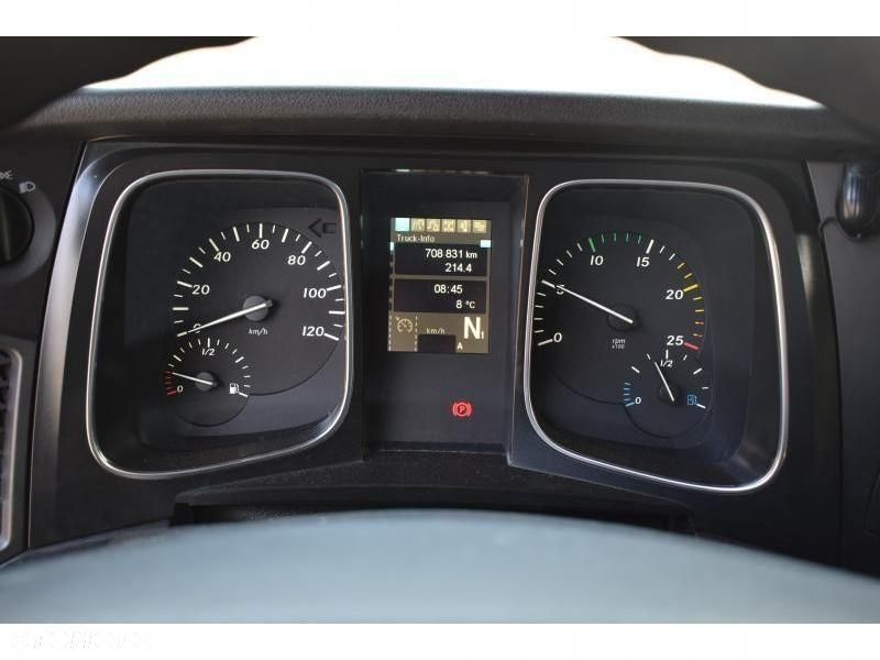 Mercedes-Benz Actros - 10