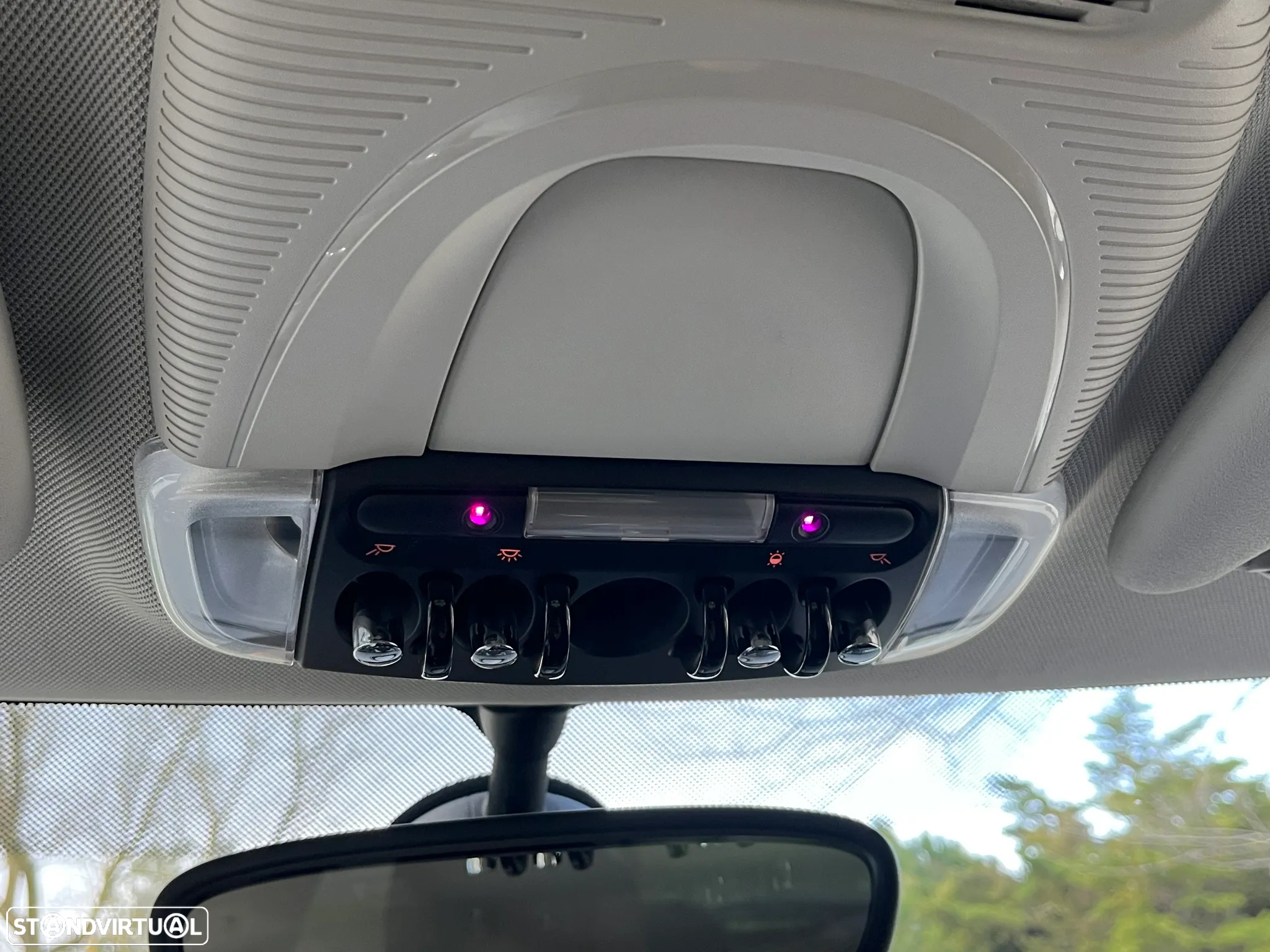 MINI 3 Portas One - 32