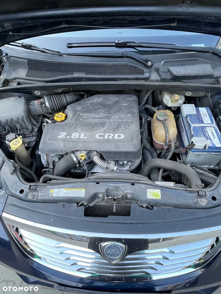 Lancia Voyager 2.8CRD Gold - 8