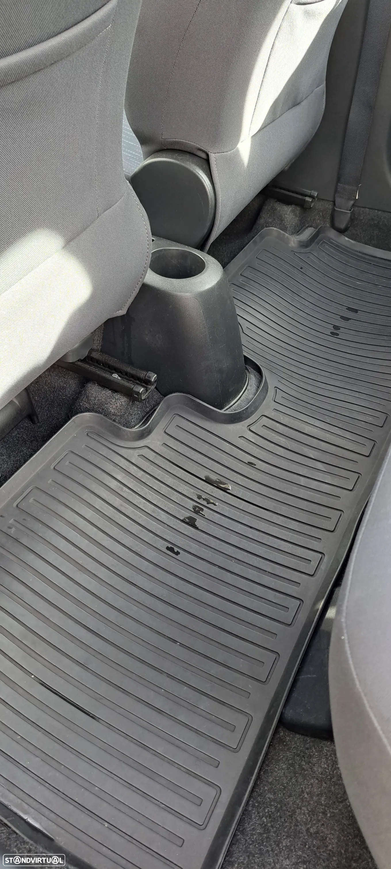 Toyota Yaris 1.4 D-4D AC Manual - 20