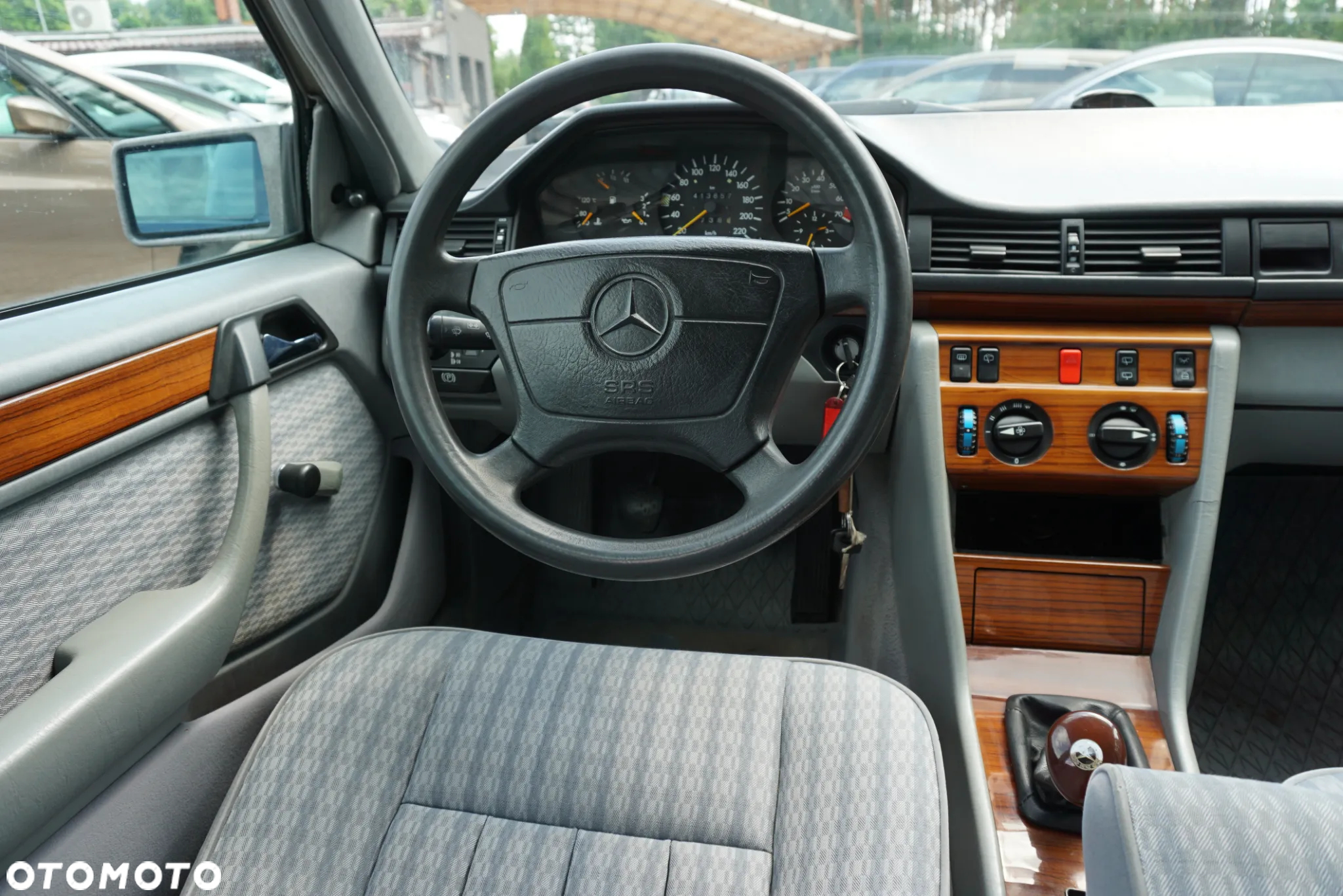 Mercedes-Benz W124 (1984-1993) - 12