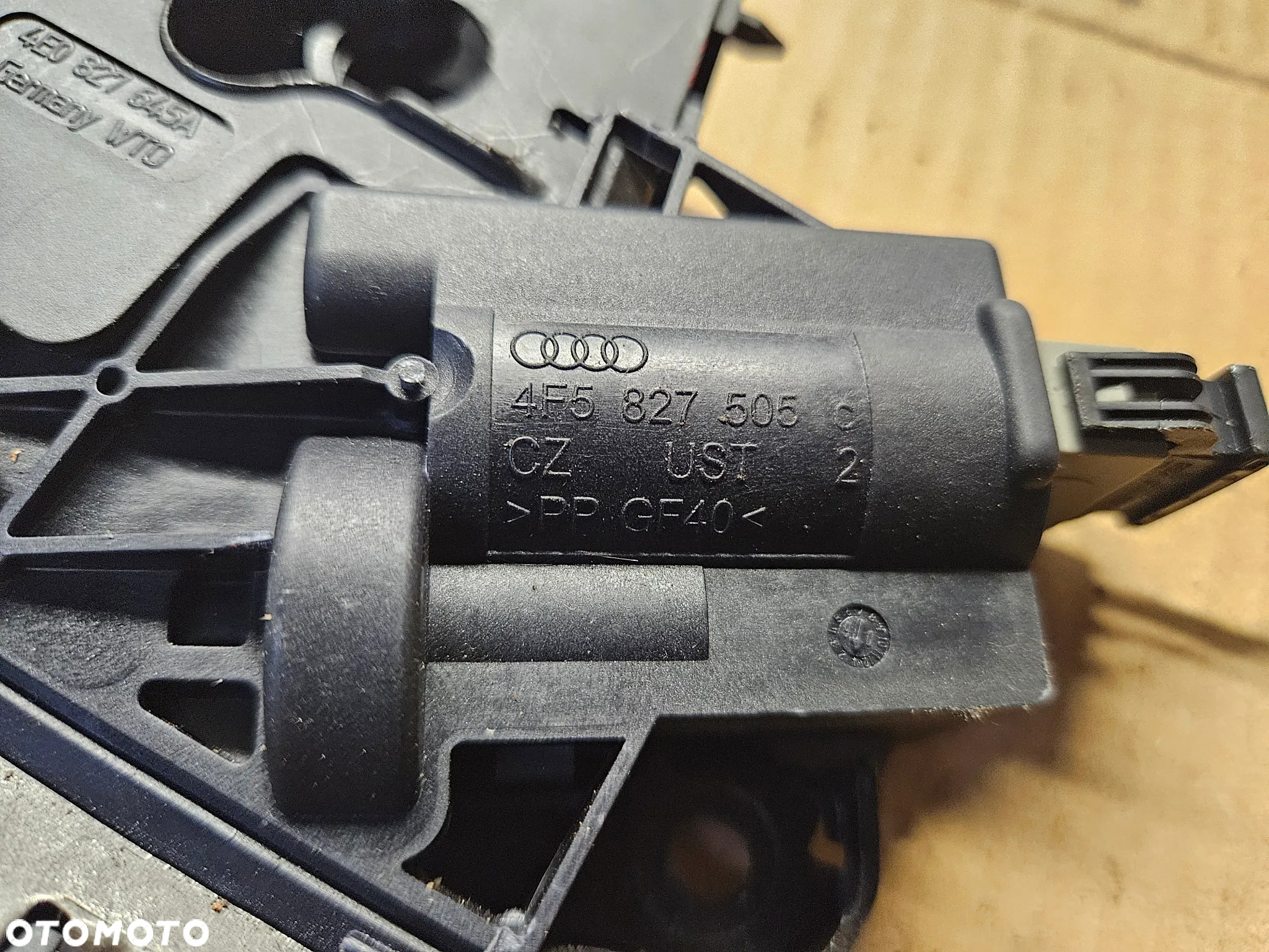 Vw  Jetta zamek klapy bagażnika  4F5827505D - 6