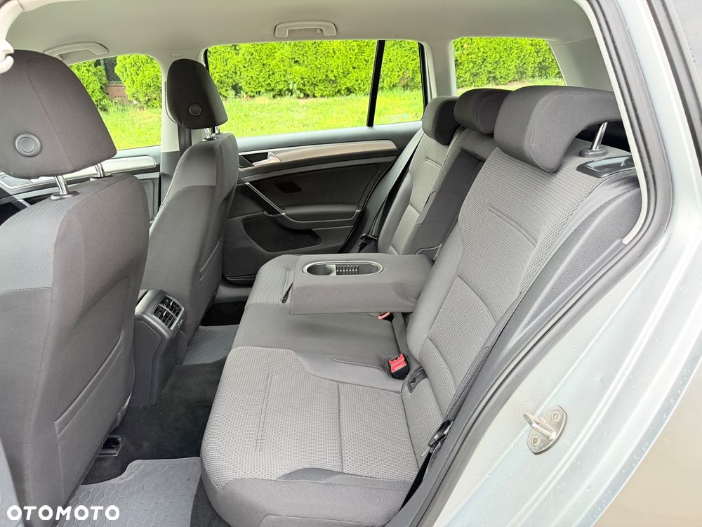 Volkswagen Golf - 5