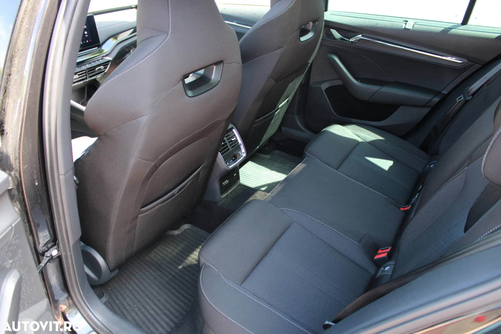Skoda Octavia 2.0 TDI 150 CP DSG Sportline - 25