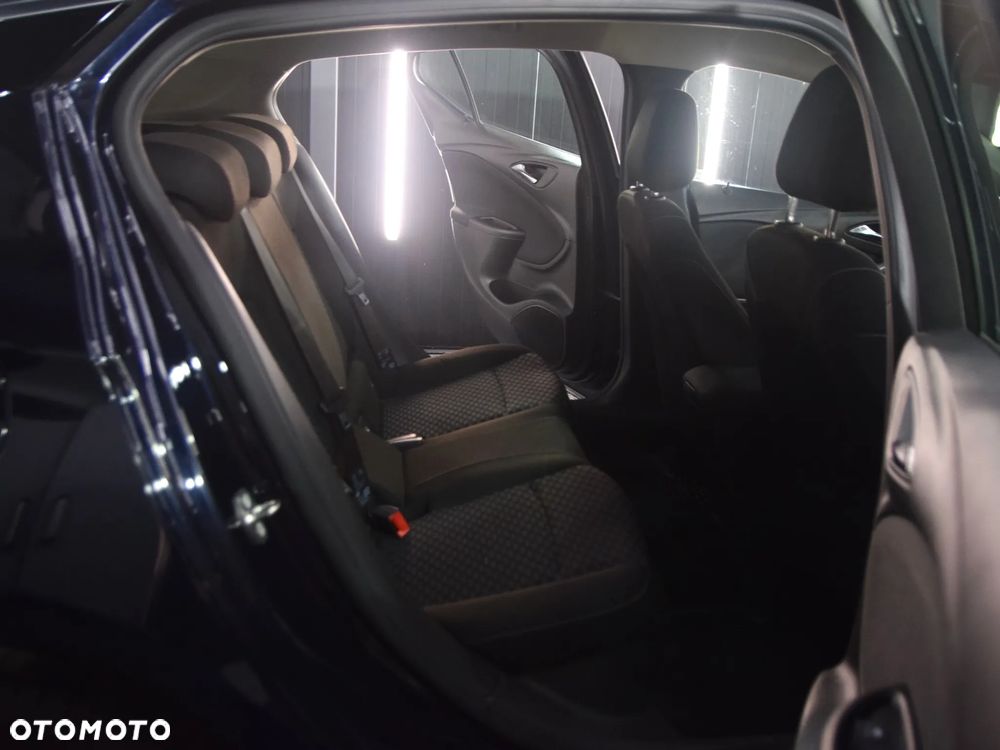 Opel Astra 1.4 T Enjoy - 24