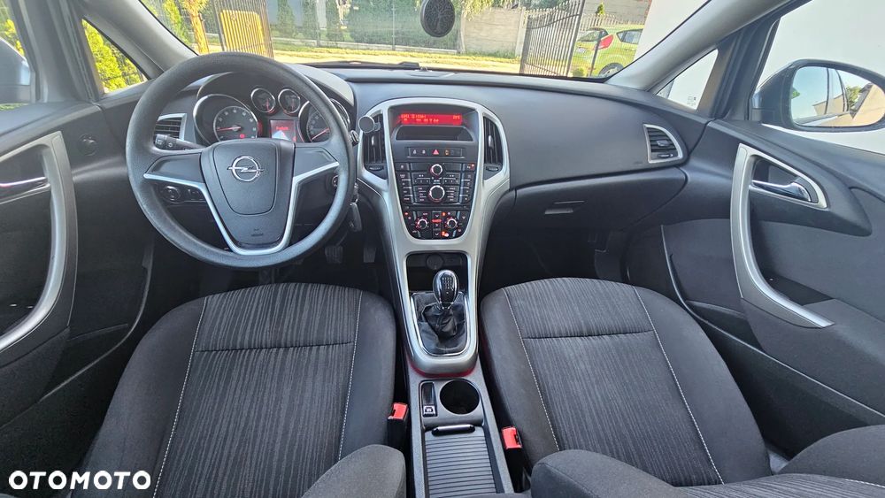Opel Astra 1.4 T Cosmo - 14