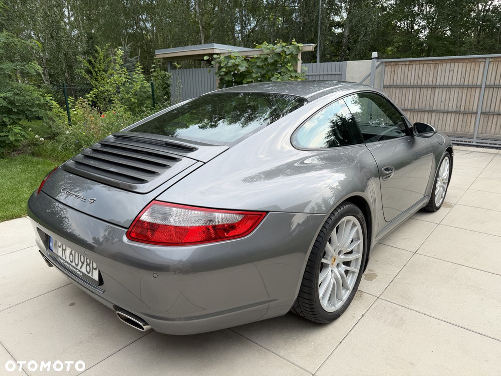 Porsche 911 Carrera 4 - 4