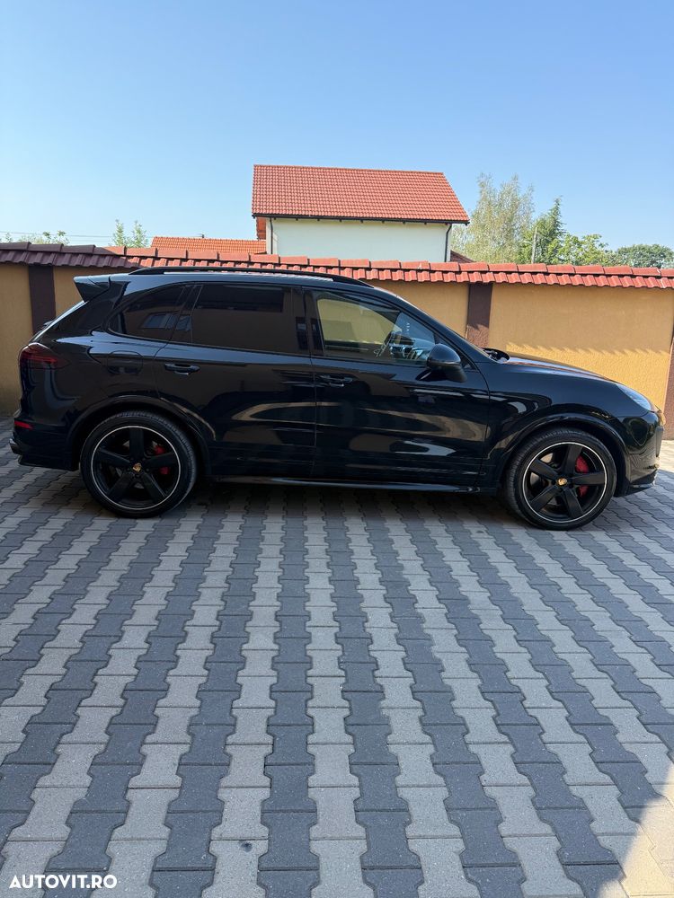 Porsche Cayenne - 3