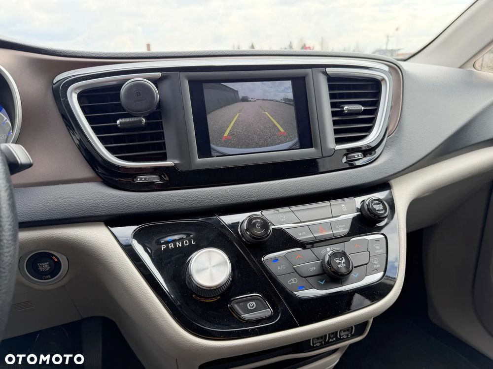 Chrysler Voyager - 11