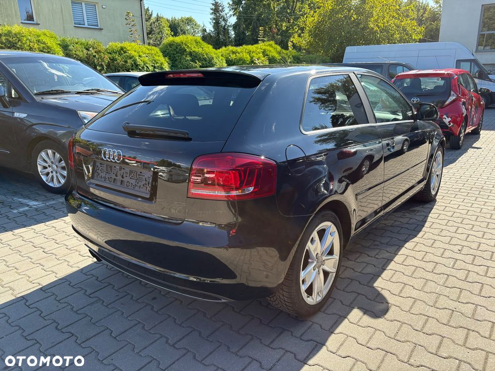 Audi A3 2.0 TDI DPF Ambition S tronic - 3