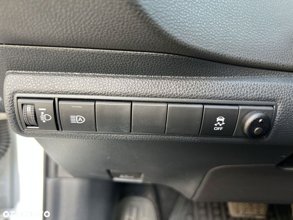 Toyota Corolla 1.8 Hybrid Comfort - 24