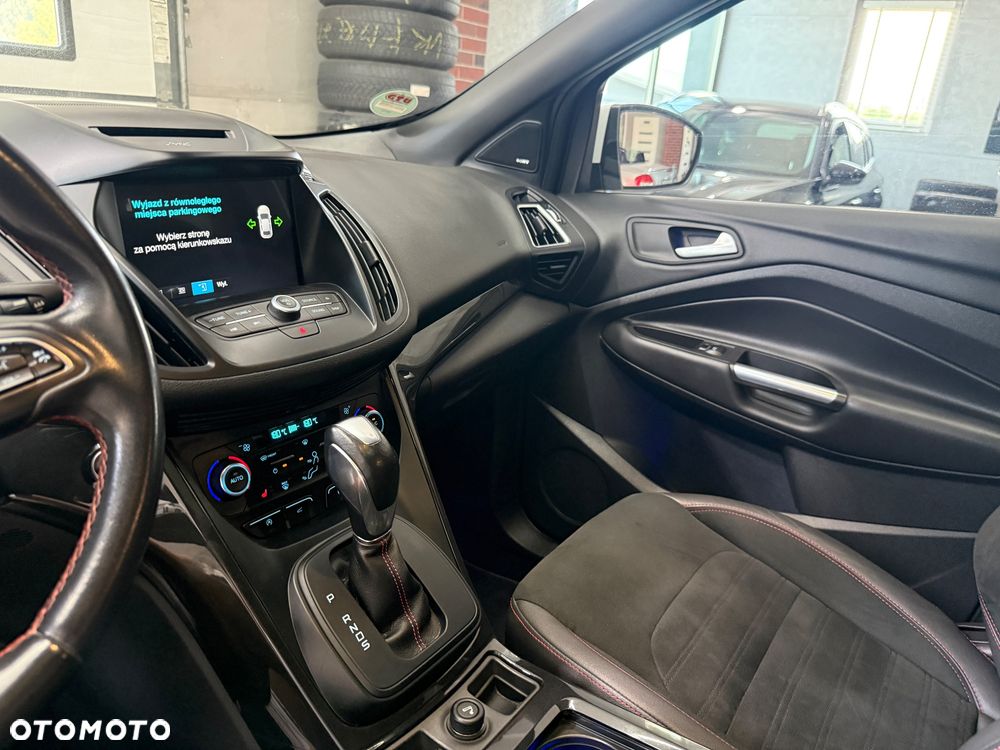 Ford Kuga 2.0 TDCi 4x4 ST-Line - 32