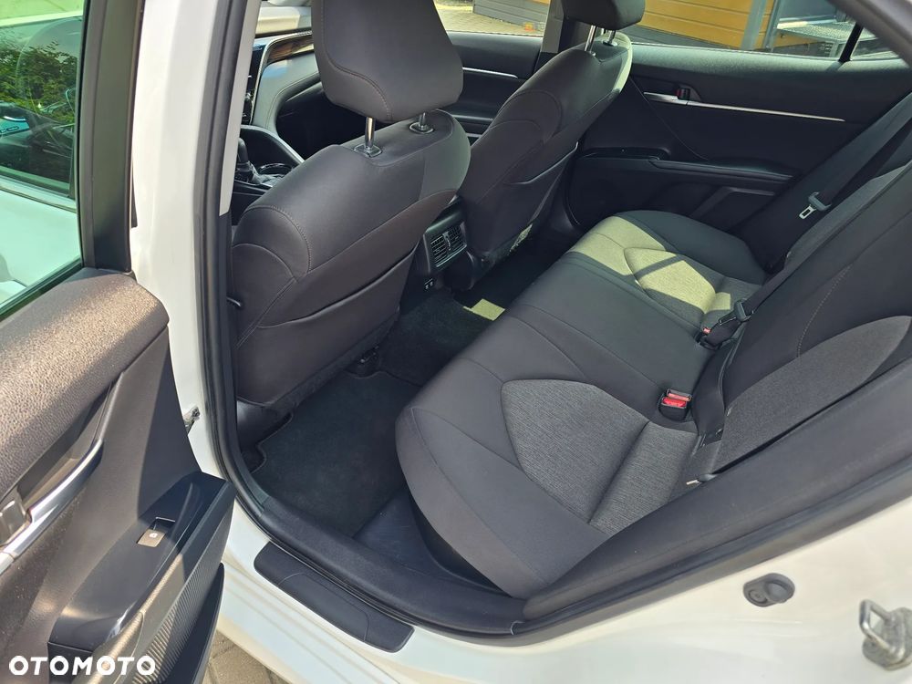 Toyota Camry - 9