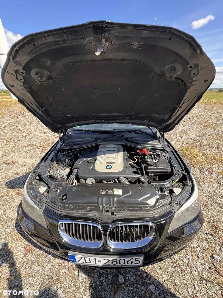 BMW Seria 5 525d - 28