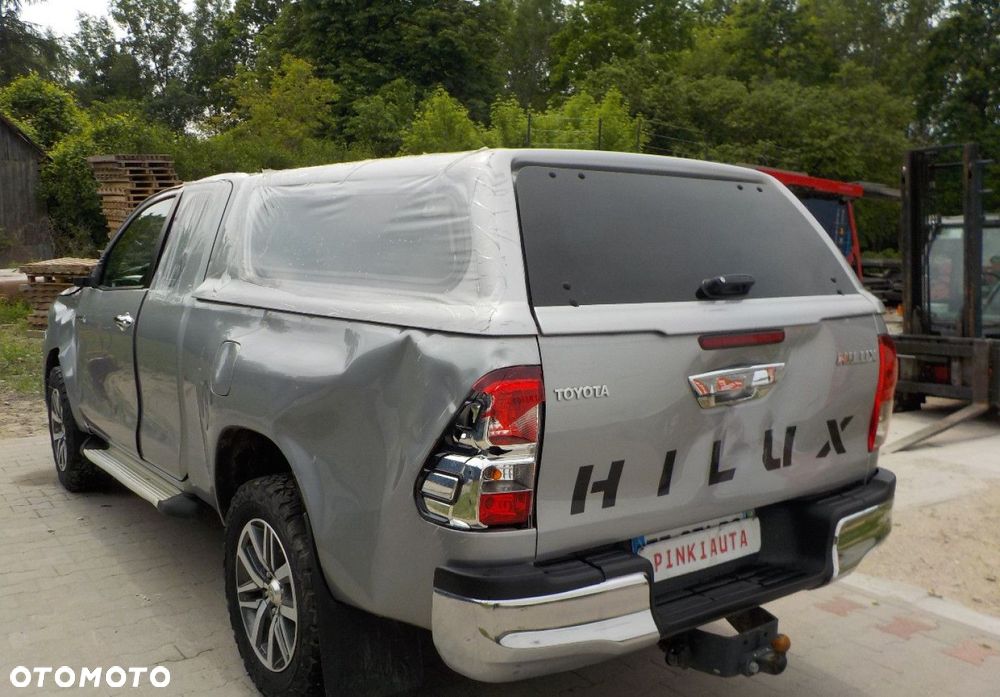 Toyota Hilux - 10