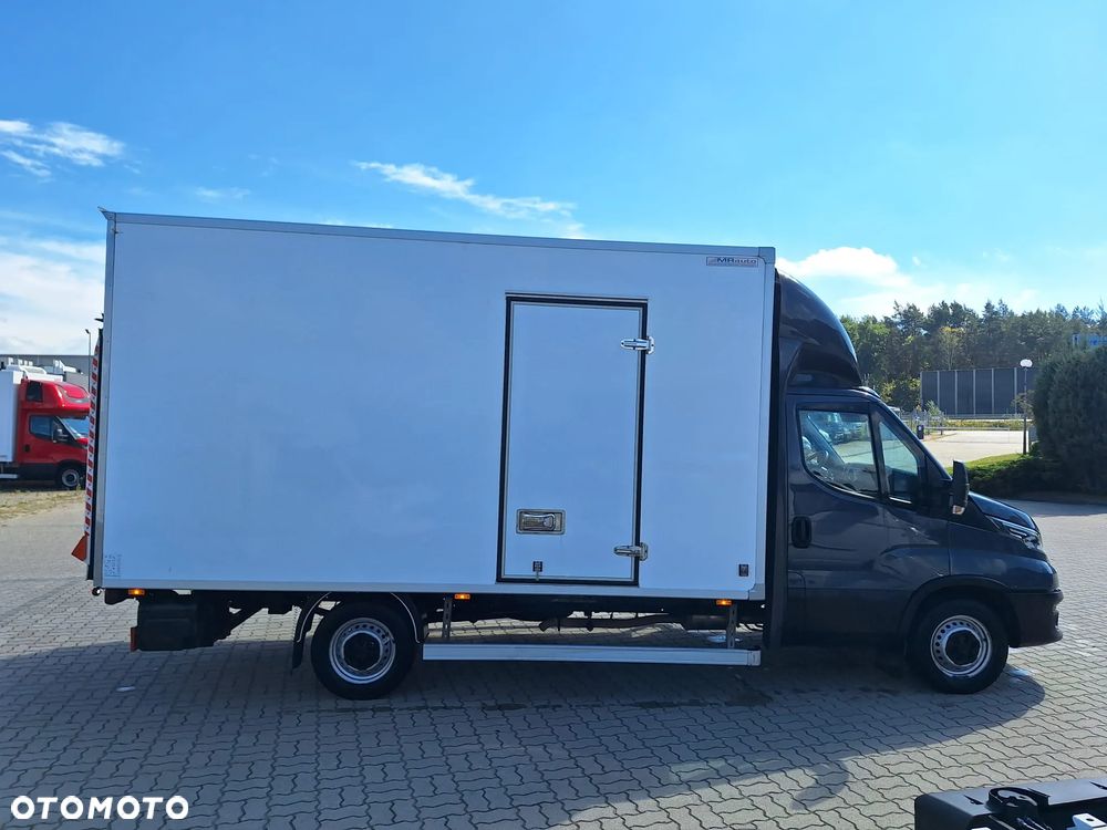 Iveco Daily 35S18 kontener 8EP / winda 750kg / krajowy / 3.0 180KM / LED - 6