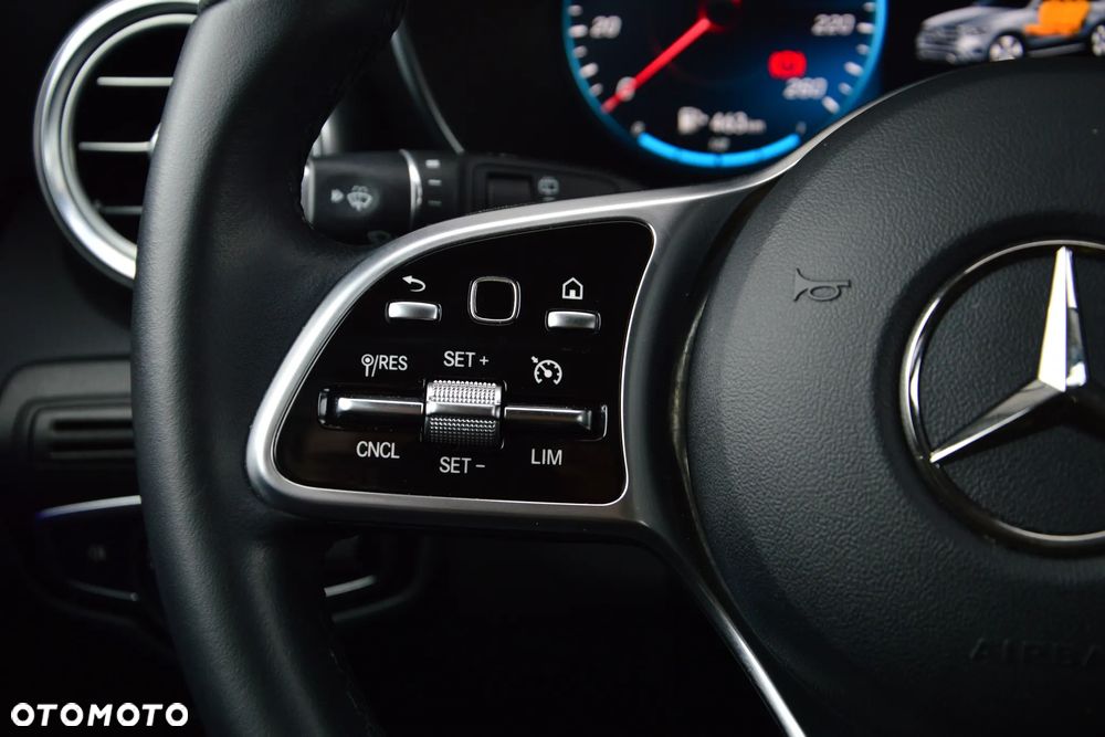 Mercedes-Benz GLC 300 e 4-Matic - 25