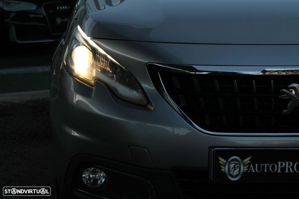 Peugeot 2008 1.6 BlueHDi Style - 25